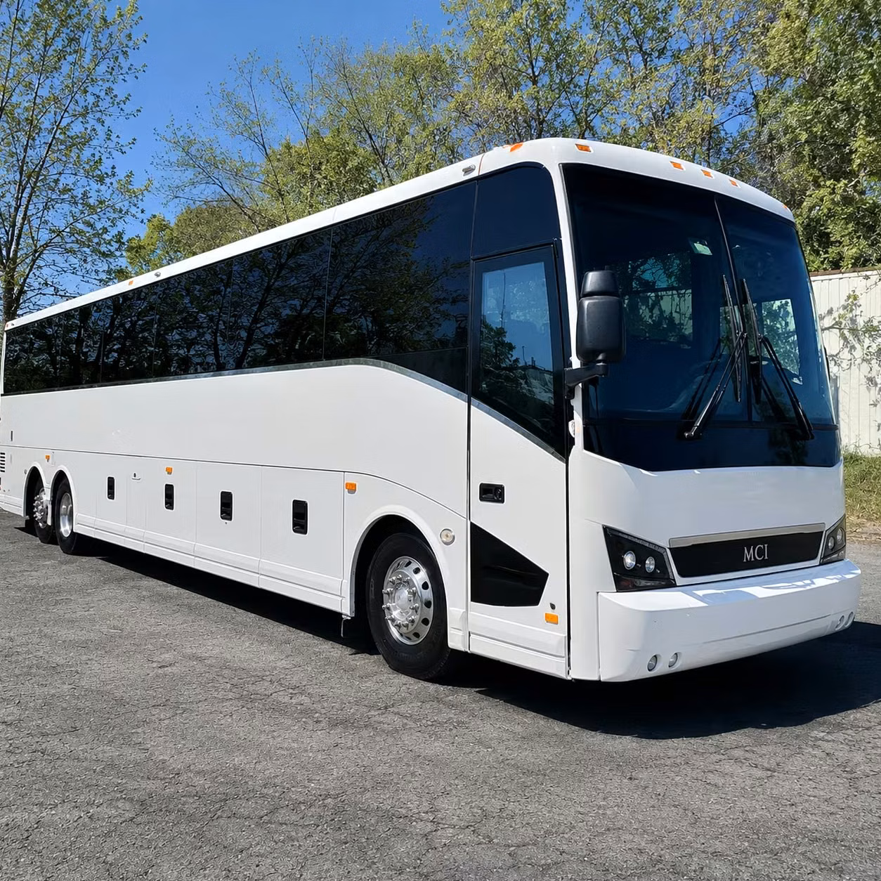 airport shuttle services for corporate groups traveling through lax and long beach airport